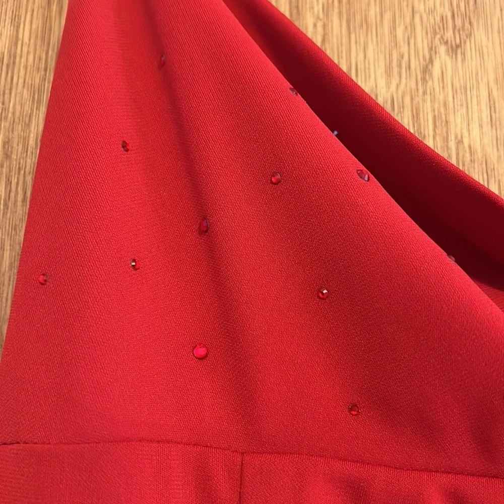 Red Dress - Picture 3 of 4